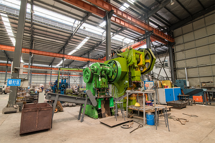 东兴网架配件-锥头加工车间